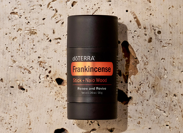 700x509-frankincese-benefits Frankincense Stick + Naio Wood - obrazek 1